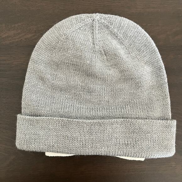 Kate Spade New York Color Block Beanie Bow Gray Off White Knit Hat - Picture 2 of 4